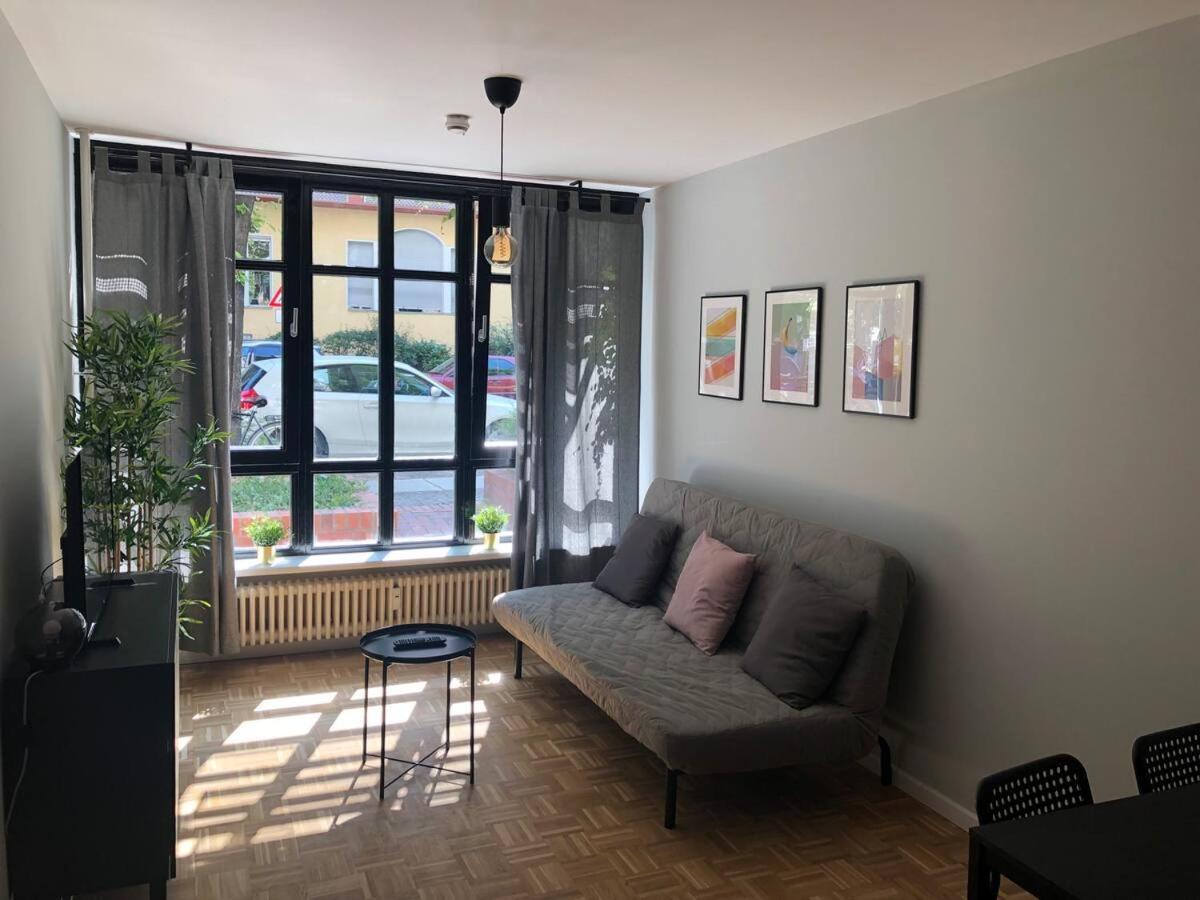 Duesseldorfer Str. 31a *